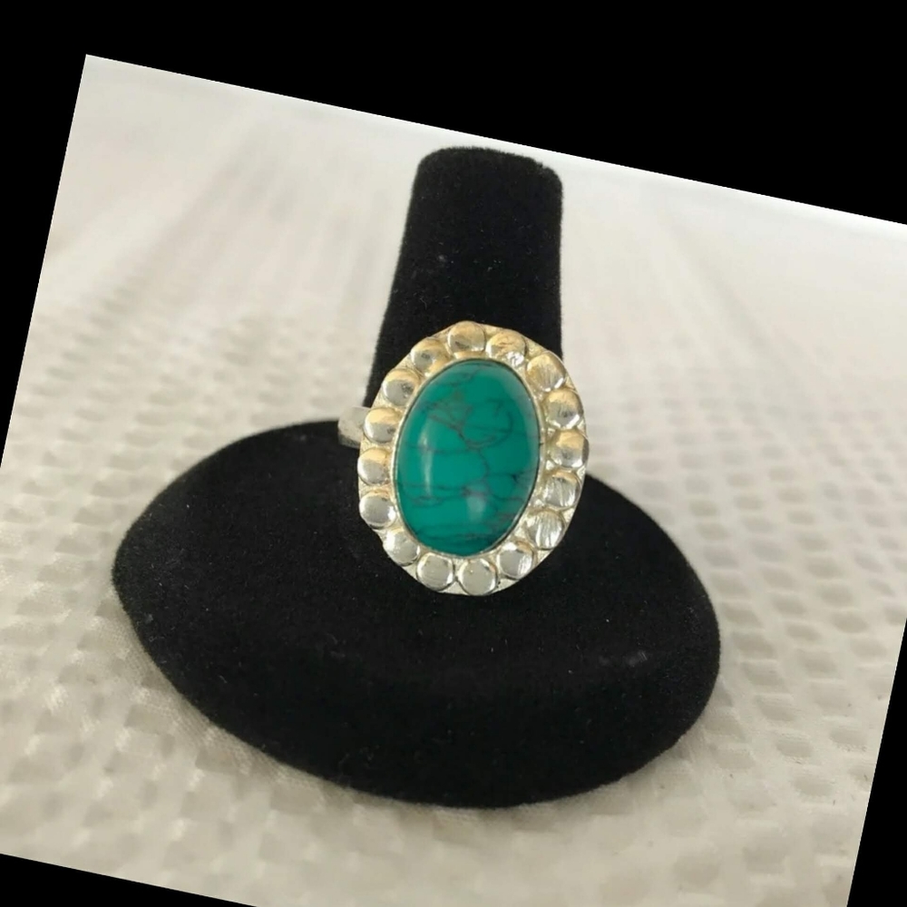 Vintage Sterling Silver & Turquoise Ring